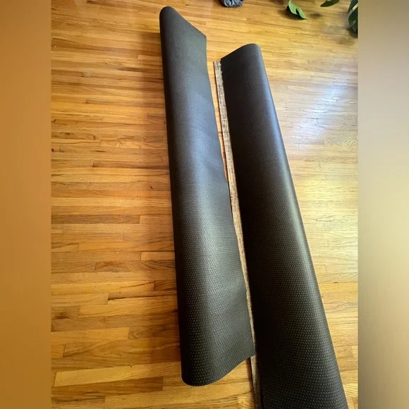 Hotworx yoga mats and towels - Picture 4 of 5